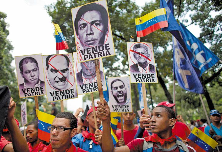 Maduro gana un round clave en la lucha por mantenerse