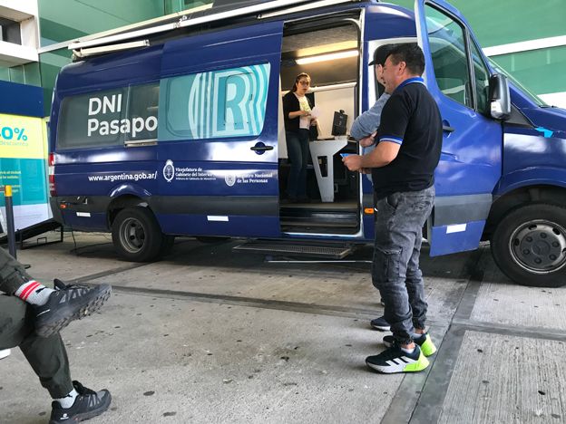Cómo realizar el cambio de pasaportes defectuosos en el aeropuerto Taravella
