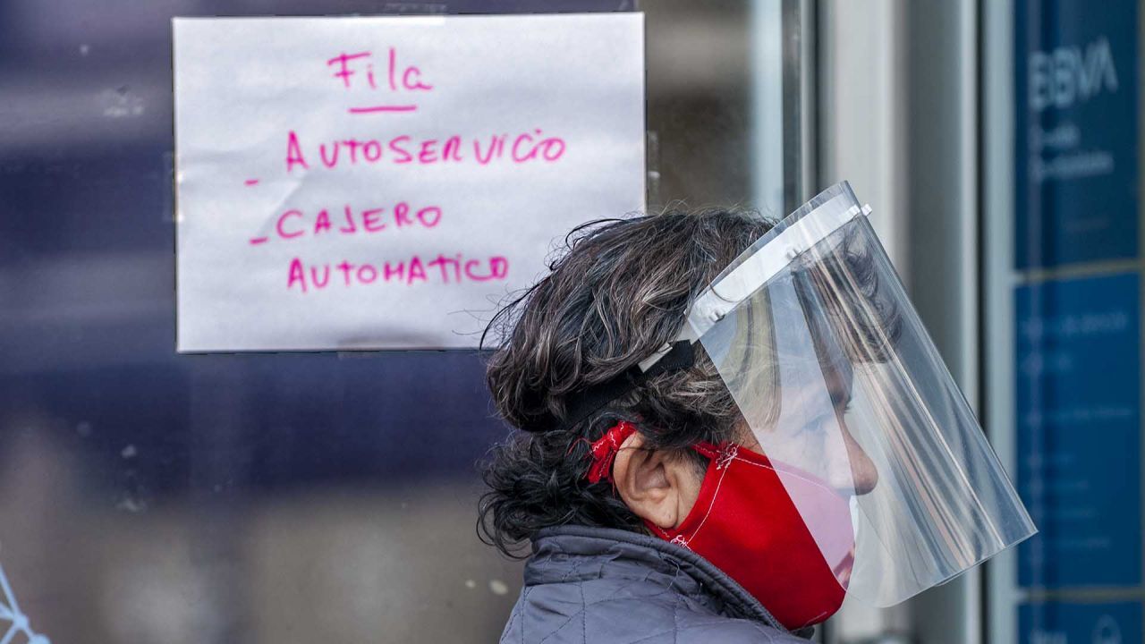 Nuevo récord de casos positivos en medio de la discusión por la cuarentena