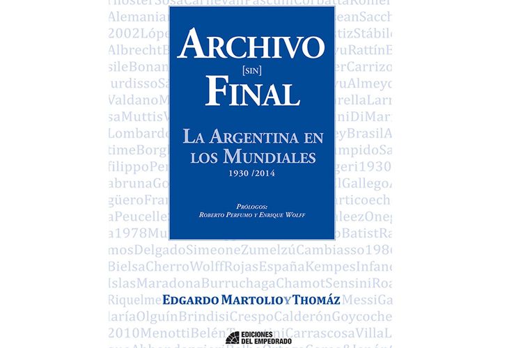 Un libro con la historia argentina en mundiales