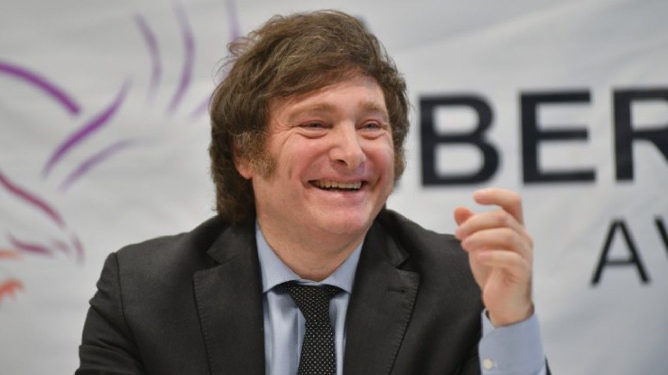 Javier Milei negó haber alentado a "sacar los depósitos" y cargó contra Massa: "La bomba ya explotó"