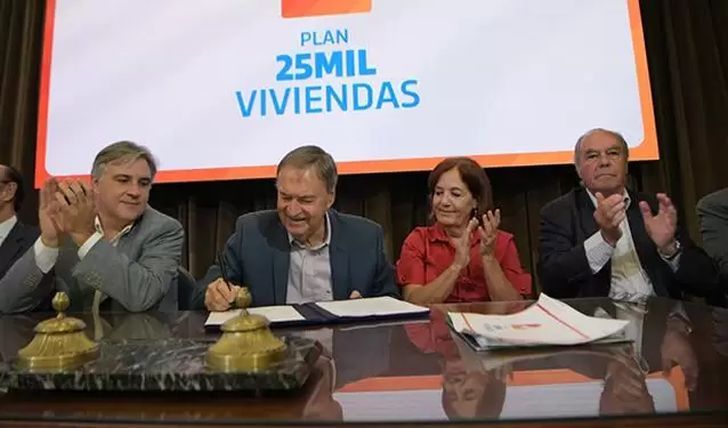 El principal plan de viviendas de la Provincia quedó en stand by