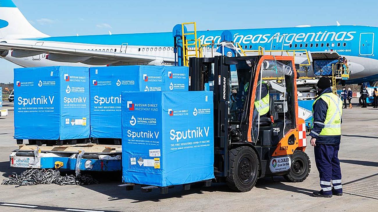 Llegaron 500 mil dosis del componente dos de la vacuna Sputnik V