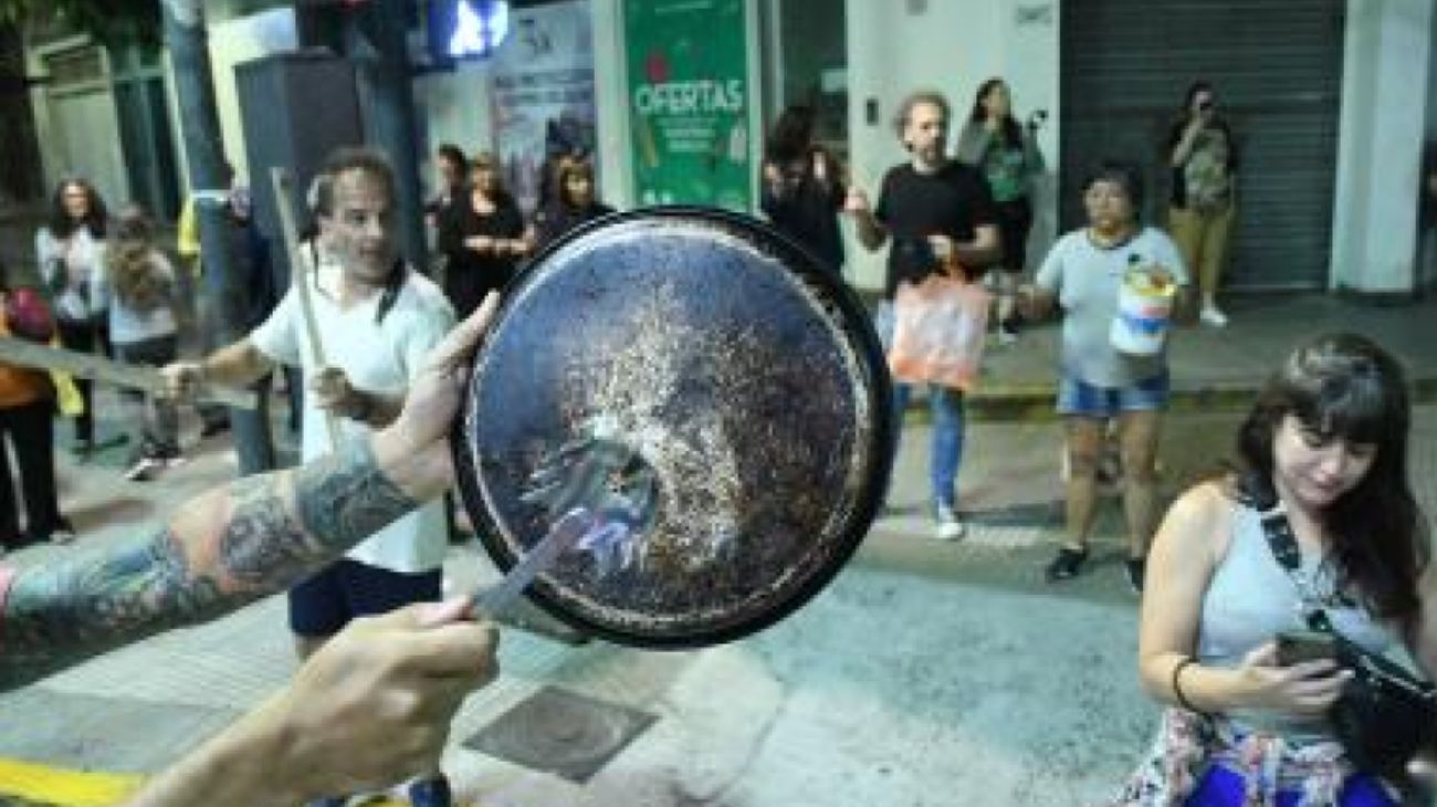 Récord para Milei: cacerolazo a 10 días de asumir