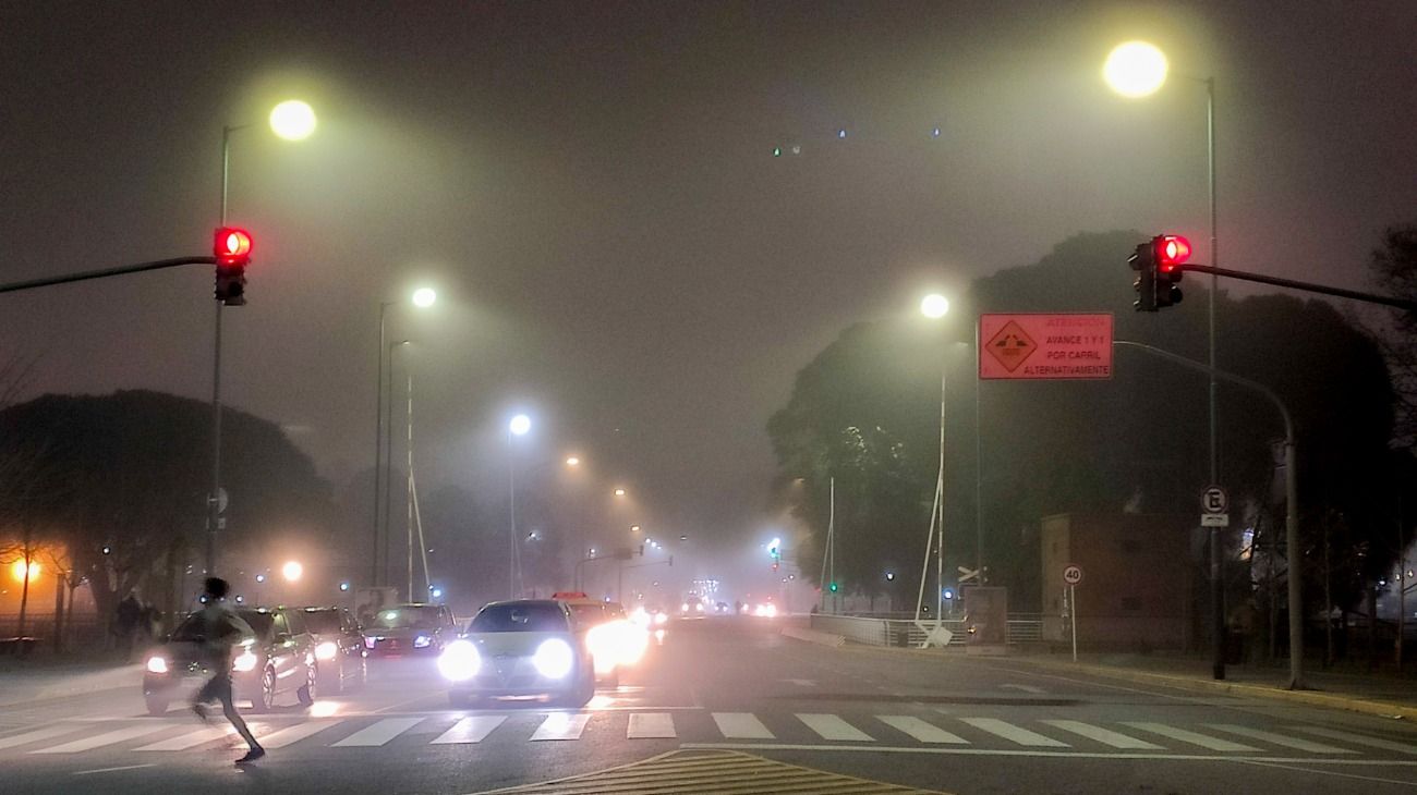 Una densa "niebla por advección" cubrió Buenos Aires: qué es y cuándo se va