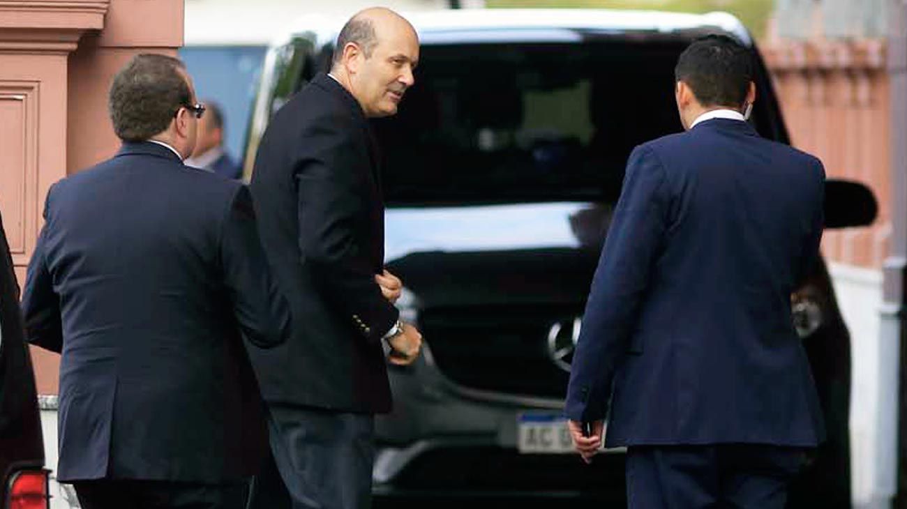 Motosierra con privilegios: nombran y prorrogan contratos a más de 150 funcionarios