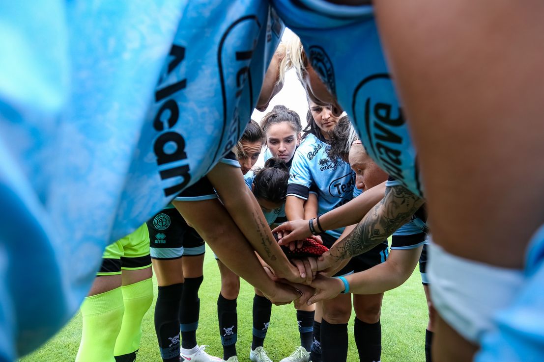 Fútbol femenino: botines revolucionarios desde Córdoba