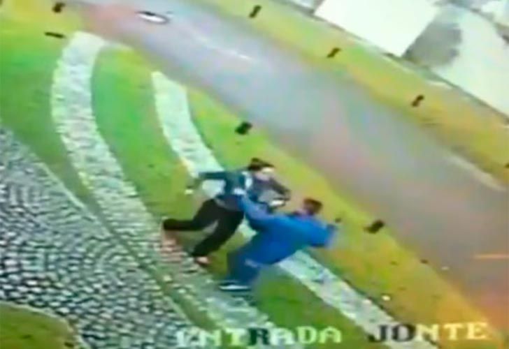 Video | Violento asalto a una adolescente por un celular en Castelar