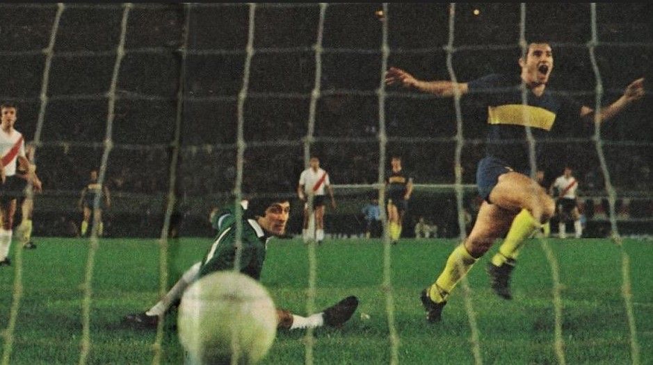 Murió Heber Mastrángelo, un 'wing' extraordinario con pasado en River e inolvidable en Boca