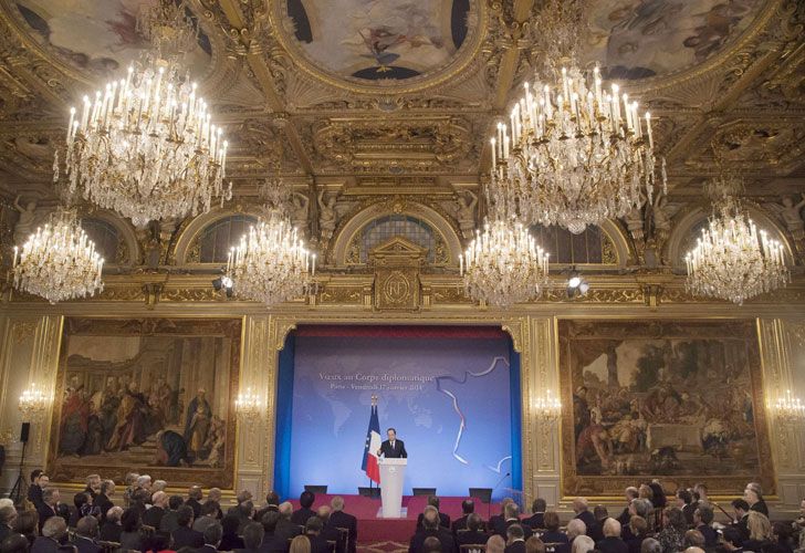Hollande quiere el divorcio pero teme una venganza de la Primera Dama