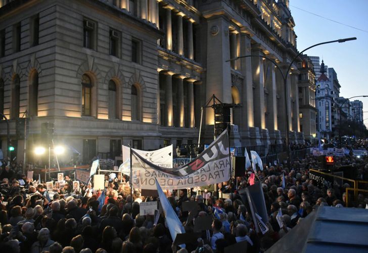 Marcharon para pedir que avancen las causas contra la corrupción