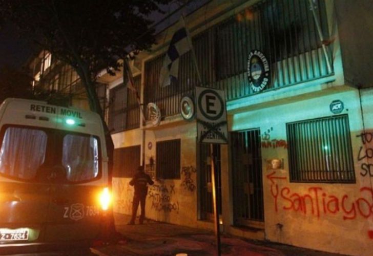 Escracharon el consulado argentino en Chile