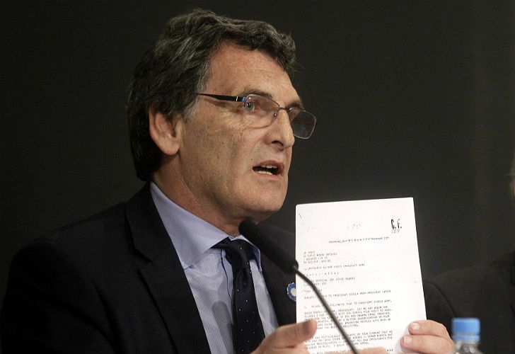 Agredieron a Claudio Avruj al llegar a Chubut