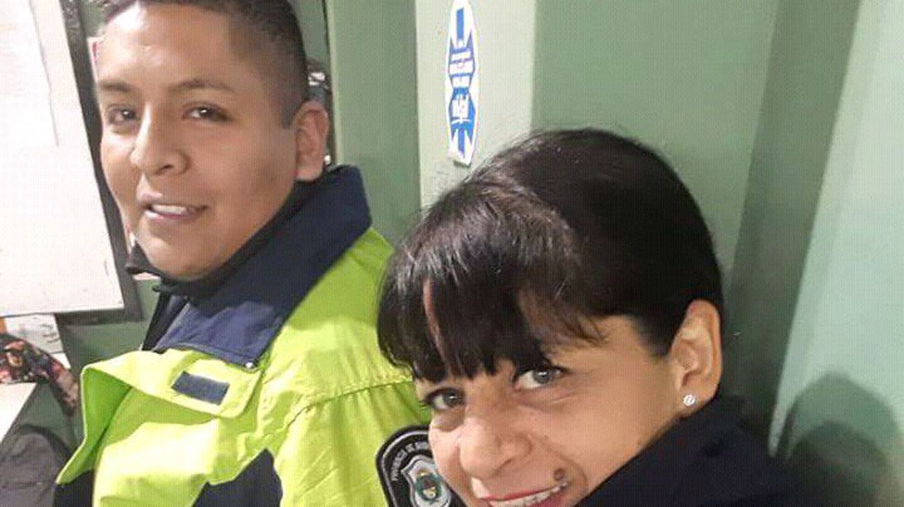 Polémica por una foto del policía Chocobar en servicio tras ser procesado