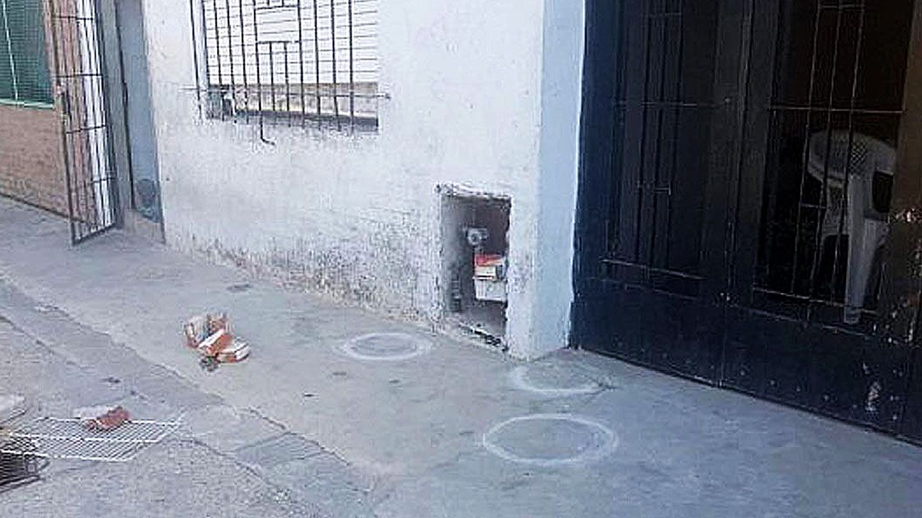 Un ataque a tiros dejó dos muertos y ocho heridos en el oeste de Rosario
