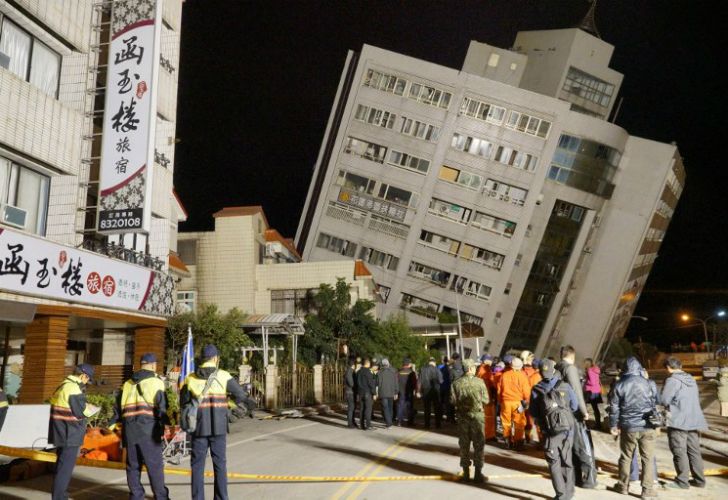 Fuerte terremoto en Taiwán deja 4 muertos y 200 heridos
