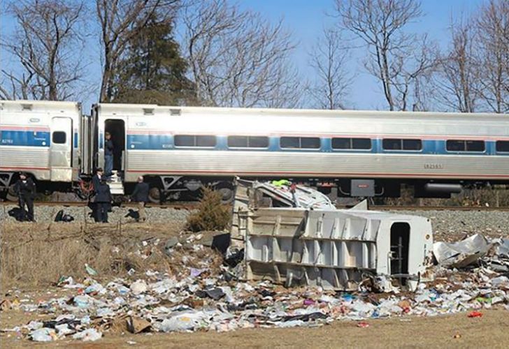 Choque de trenes en EE.UU.: al menos 2 muertos y 50 heridos