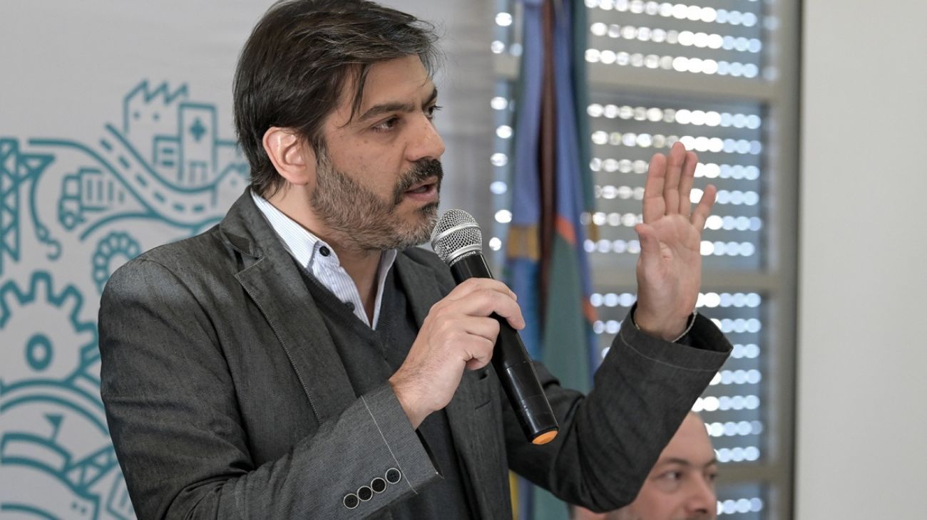 Carlos Bianco: "Nos queda pendiente la distribución del ingreso"