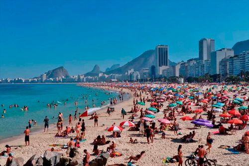 Viajaron menos argentinos al exterior en abril pero la balanza turística fue negativa