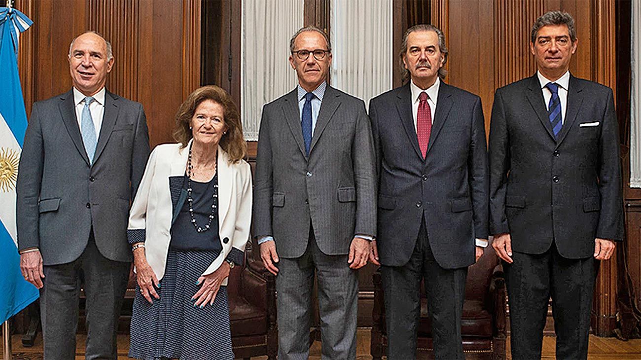 El presidente de la Corte Suprema convocó a audiencia por los traslados de jueces