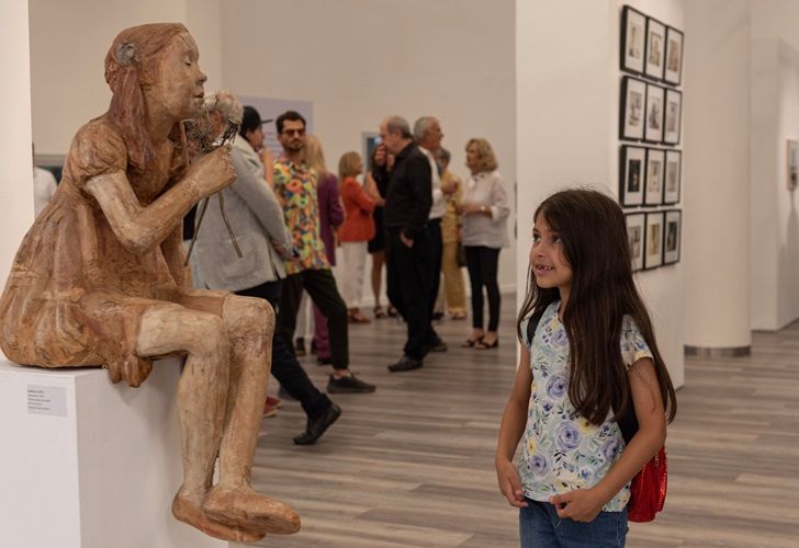 Obras de tres colecciones cordobesas se muestran en la sala de arte de Osde