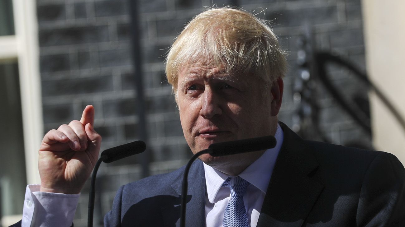 La libra cae al precio mínimo desde 2017 por el riesgo de un "brexit duro"