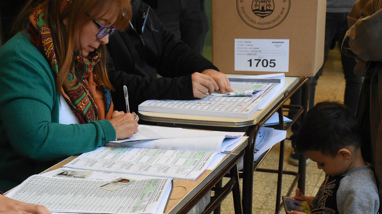 El reciclaje de candidatos y la crisis de las estructuras partidarias