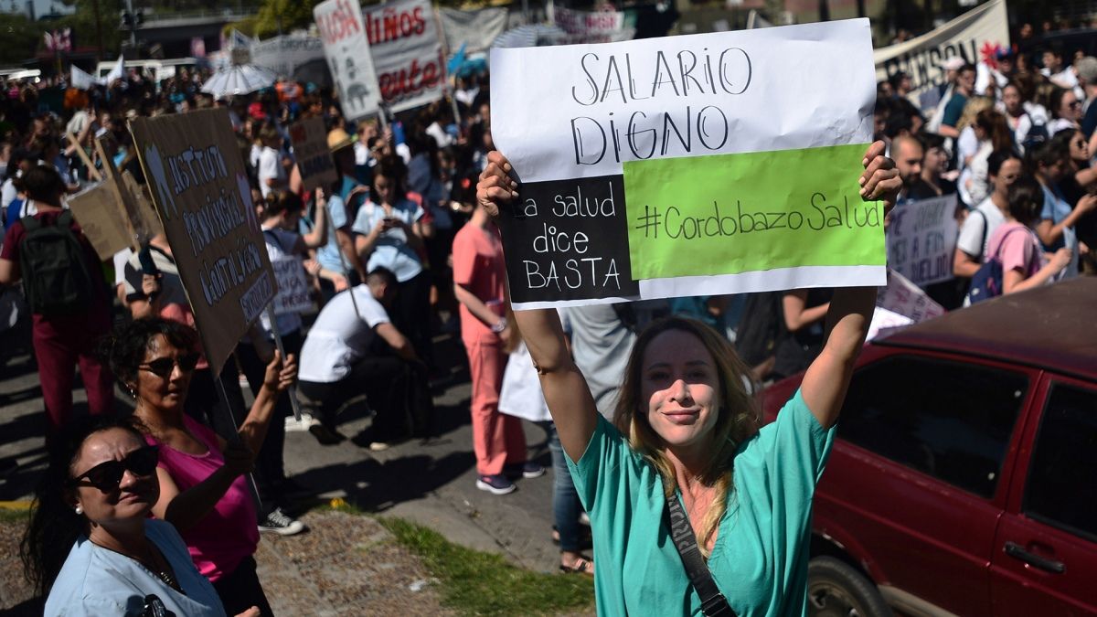 Médicos continuarán con las protestas mientras se abre un nuevo canal de diálogo