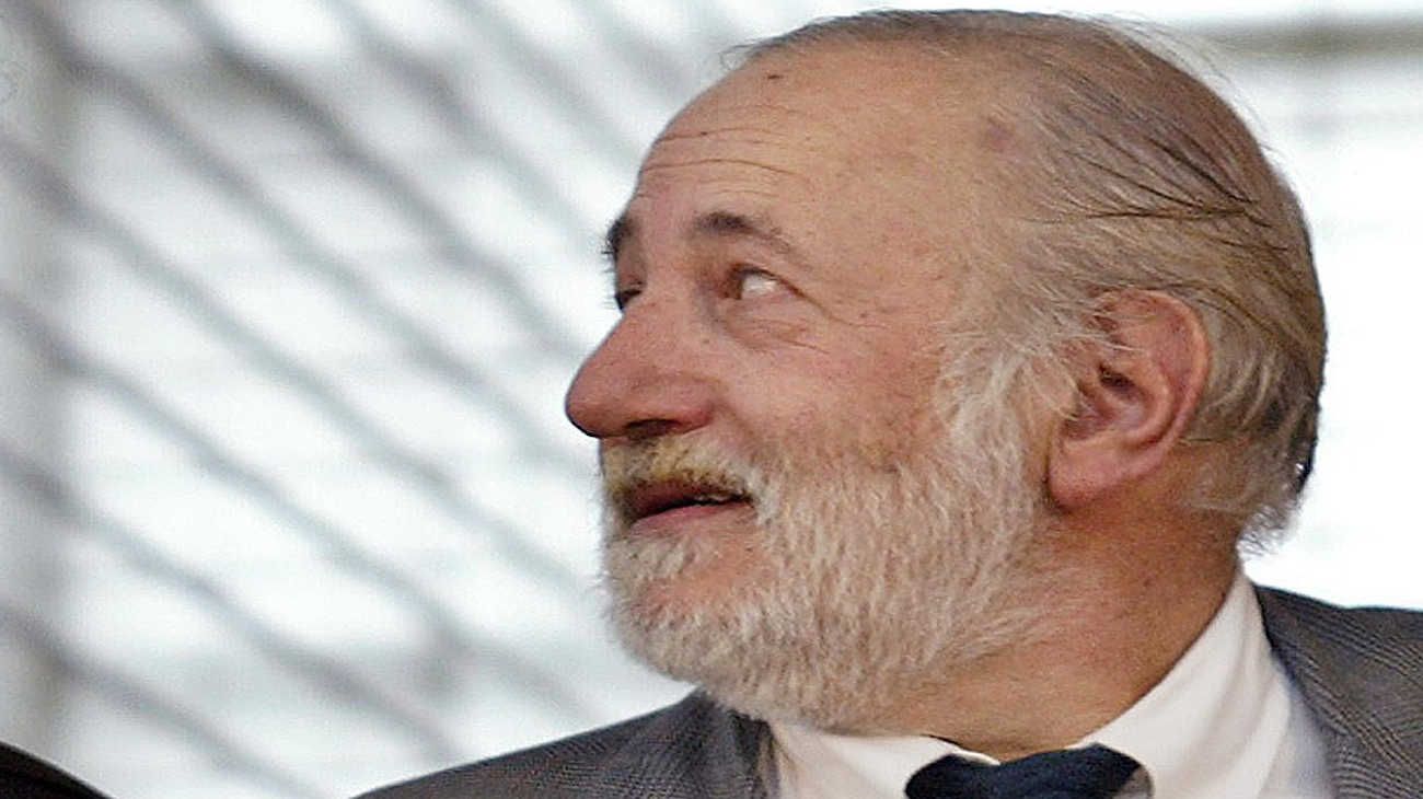 El cineasta Adolfo Aristarain llamó a "ganar la calle hasta que caiga el gobierno"