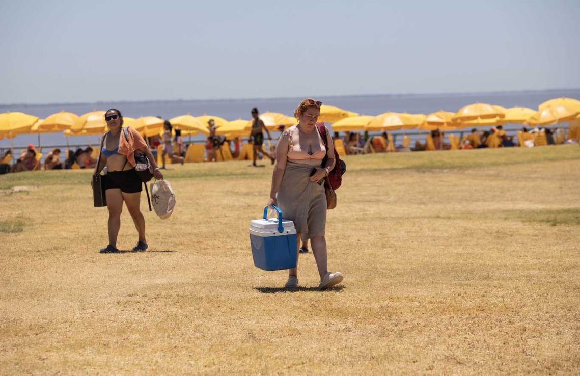 Alerta amarilla y naranja en distintas regiones del país por las altas temperaturas