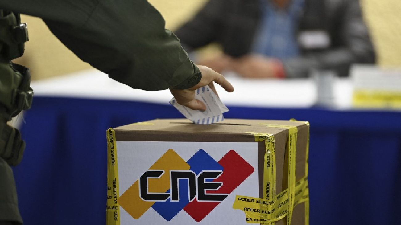 Elecciones en Venezuela: el cierre de los centros de votación mantiene en vilo al oficialismo y oposición