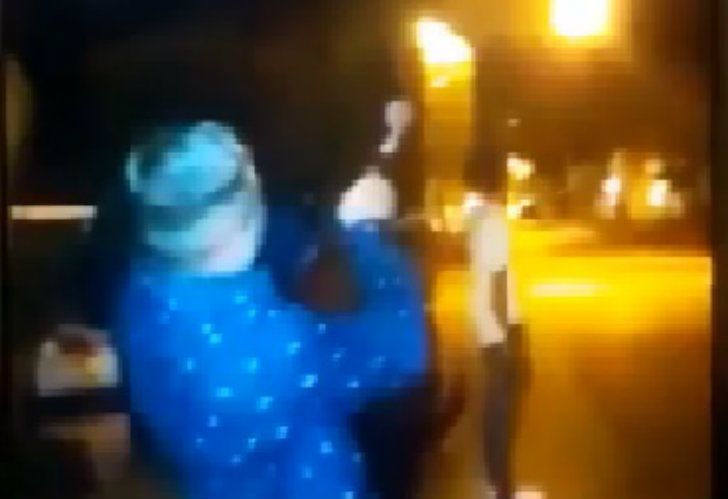 Tiene prisión domiciliaria y festejó año nuevo con una ametralladora