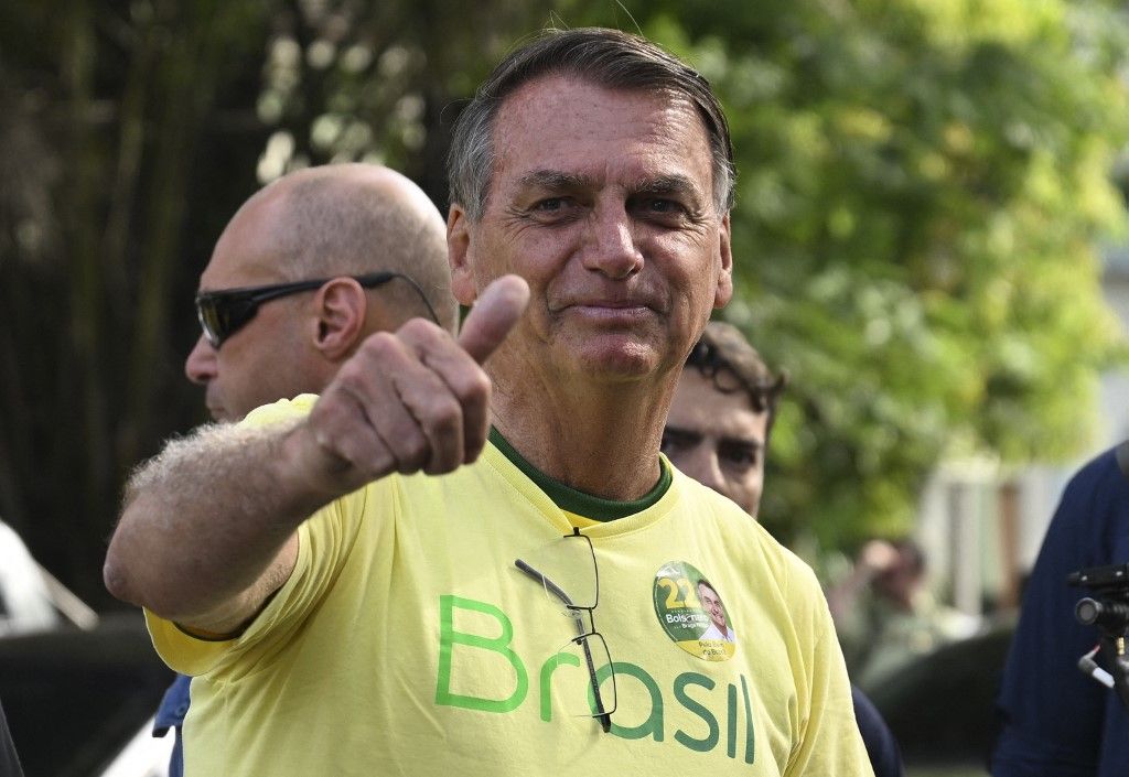 Mesías, "gripecita" y desinformación: Jair Bolsonaro, el ultraderechista que busca una segunda oportunidad
