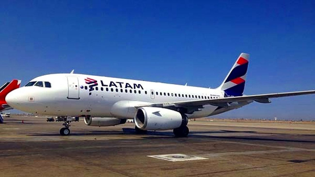 En el Gobierno dicen que Latam no avisó que pensaba cerrar