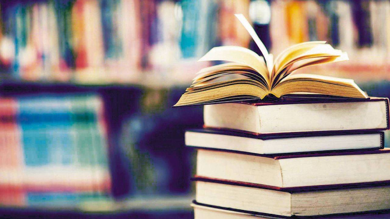 Arturo Pérez Reverte, ¿en qué quedamos: periodistas sí, libros no?