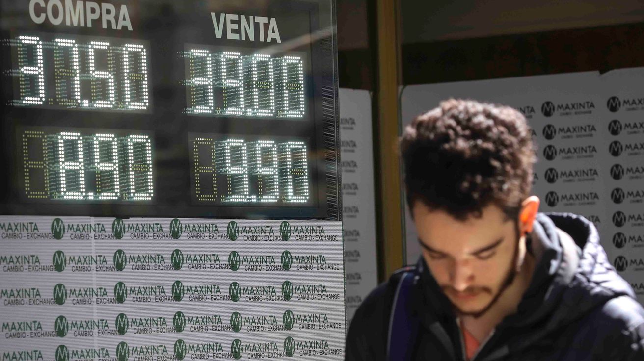 El dólar cerró por debajo de los $39 por el aumento de la oferta del exterior