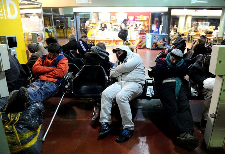 La odisea de los pasajeros varados en Retiro