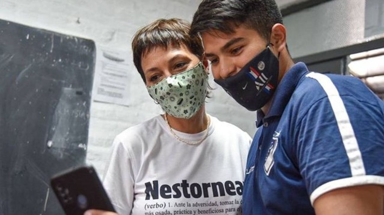 "Nestornear": la llamativa remera de Mayra Mendoza en homenaje a Néstor Kirchner