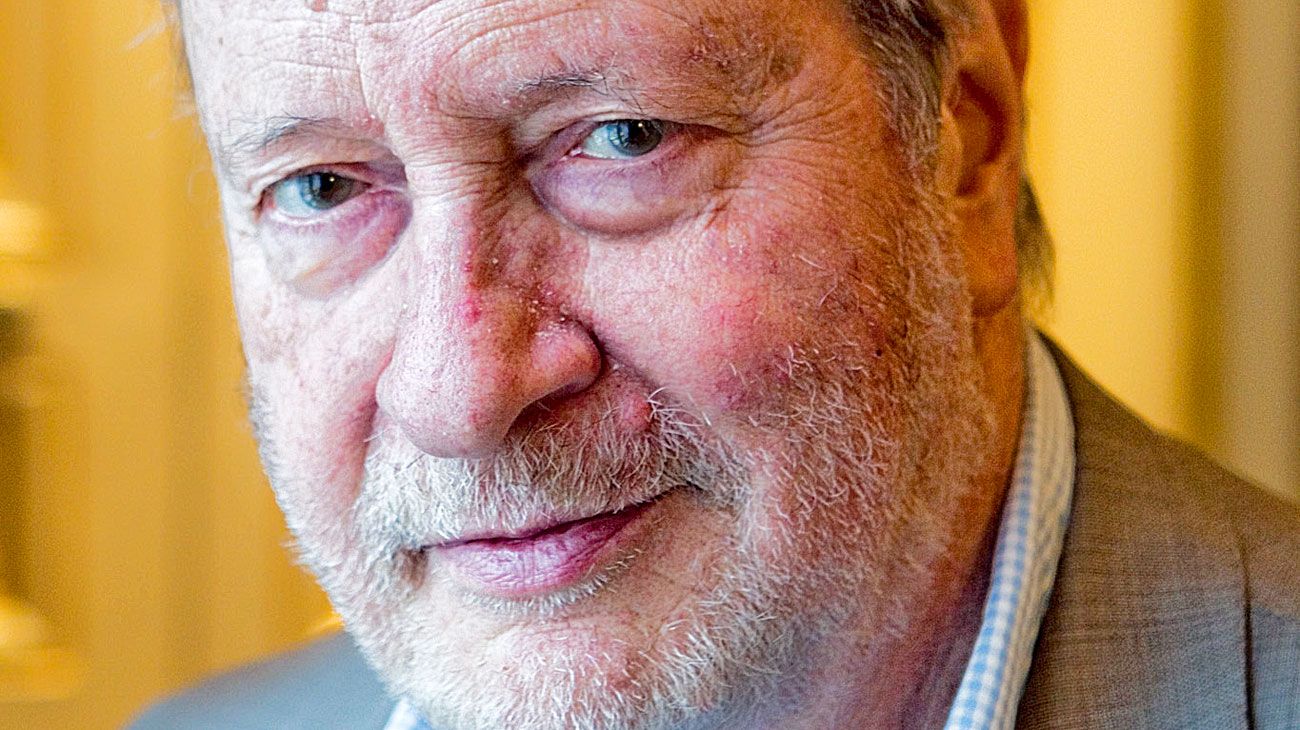 Francisco llamó por teléfono a Gianni Vattimo