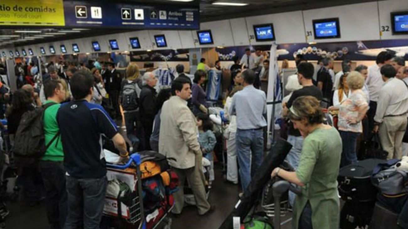 Aeronáuticos anunciaron paro nacional en el comienzo de las vacaciones de invierno