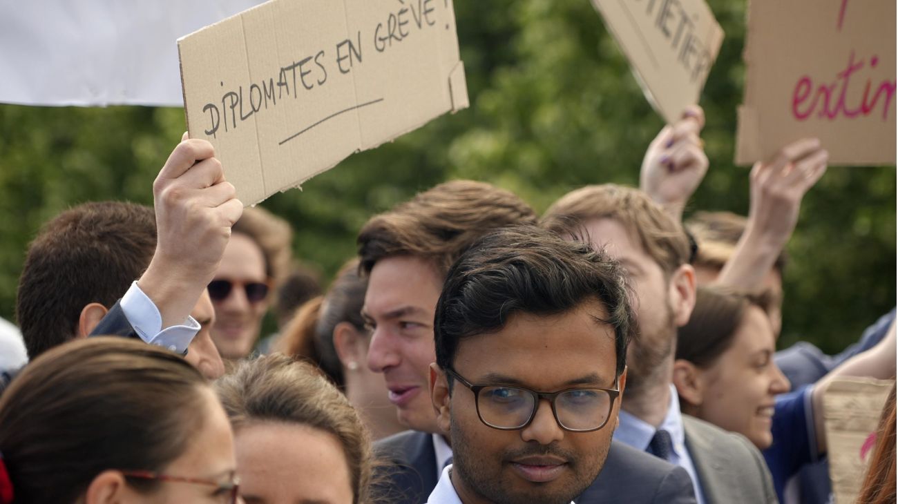 Huelga de la diplomacia francesa