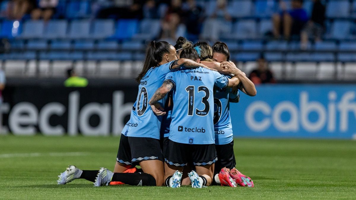 Belgrano femenino goleó a Huracán y quedó a un punto de Boca