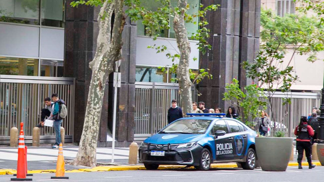 Refuerzan la seguridad en aeropuertos y embajadas