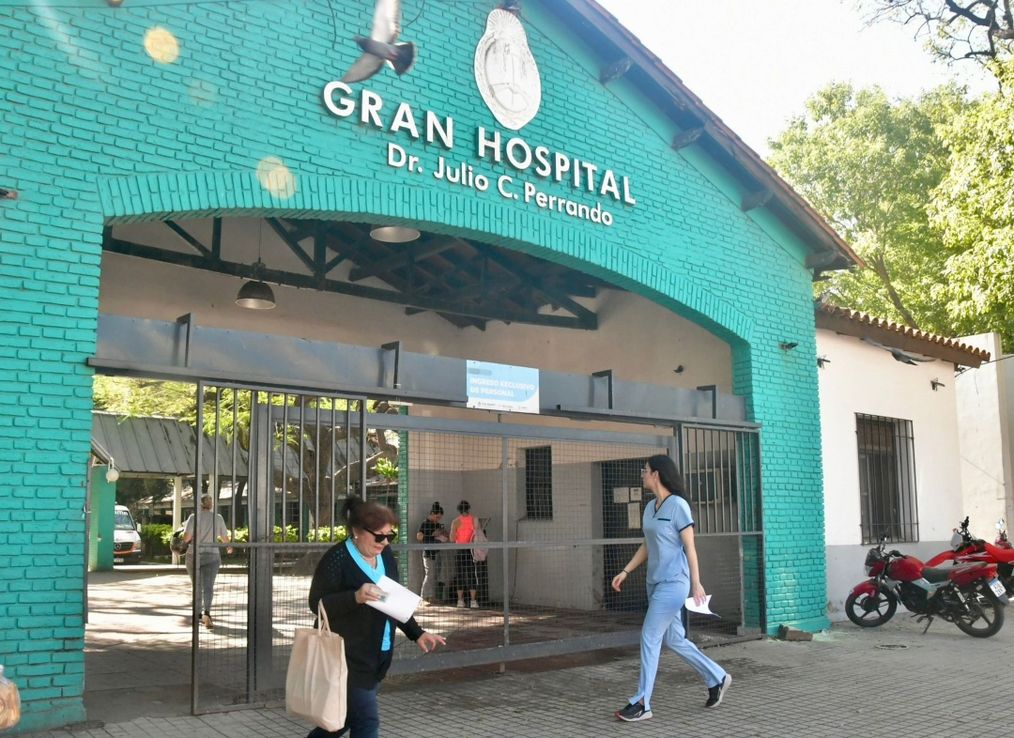 El Gobierno impulsa una ley para cobrar la atención médica a extranjeros no residentes