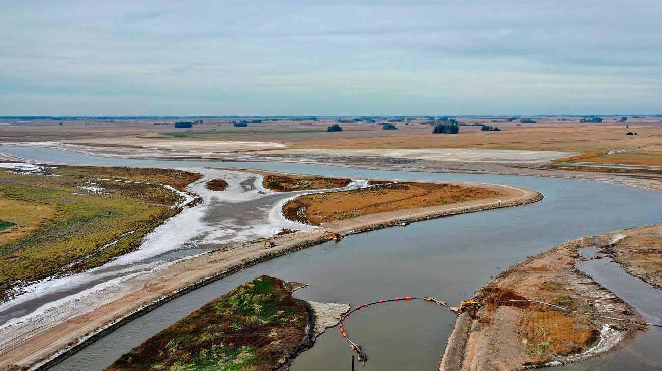 El Gobierno anunció a la Mesa de Enlace el inicio de las obras de dragado en el Río Salado