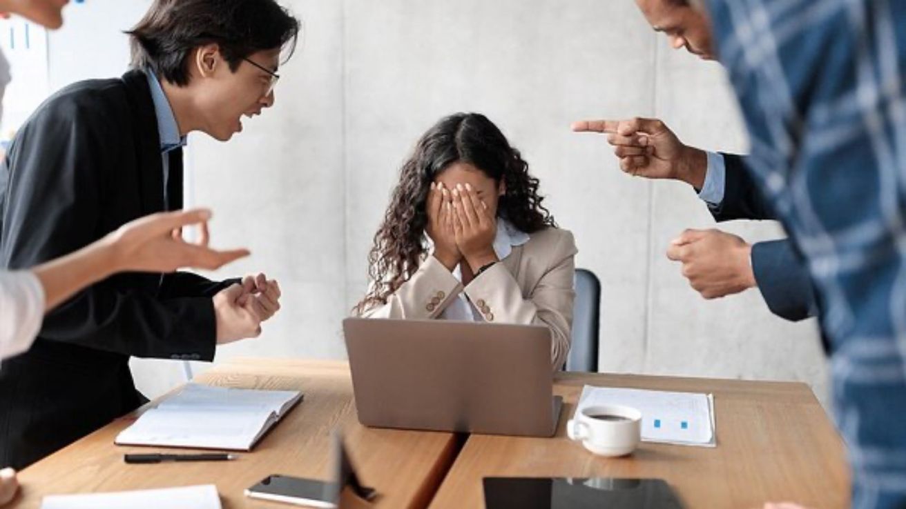 Alertan que todavía 1 de cada 4 mujeres líderes sufrió acoso o violencia en su empleo