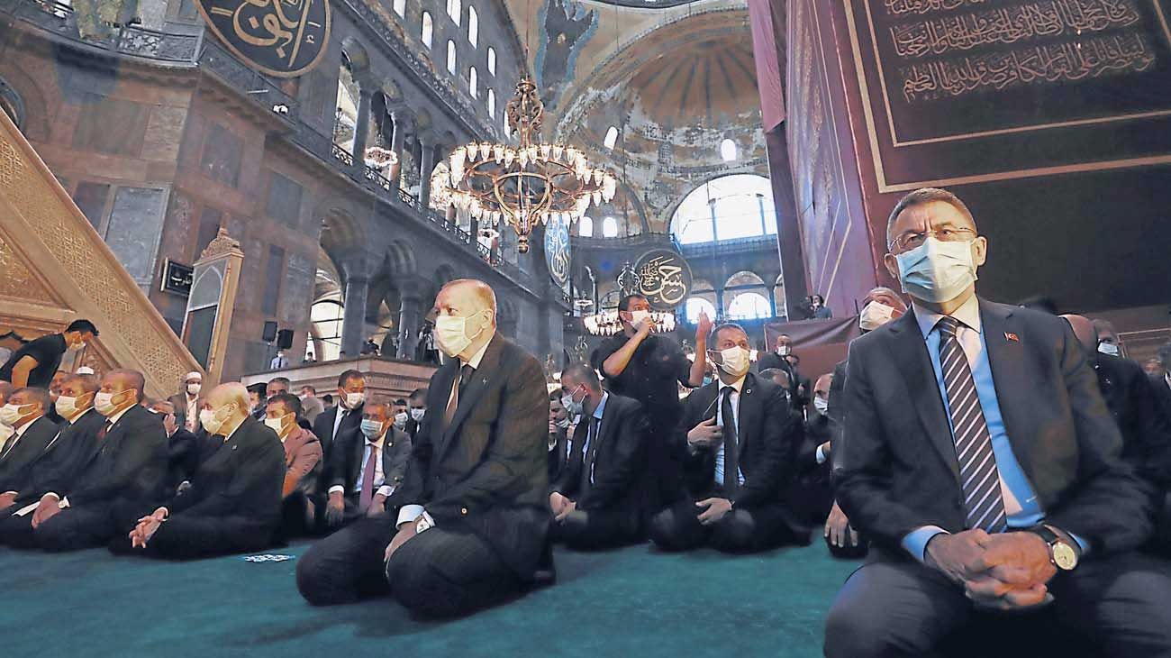 Erdogan rezó en la reinauguración de la Santa Sofía