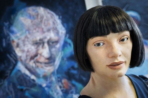 El robot Ai-Da afirma que no pretende reemplazar a los artistas humanos