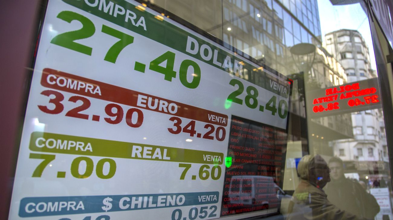 Tras los cambios en el Gabinete, el dólar baja a $28,49