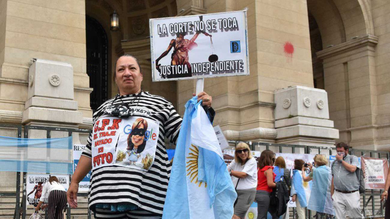 Fotos y videos: así fue la "contramarcha" opositora para defender a la Corte Suprema